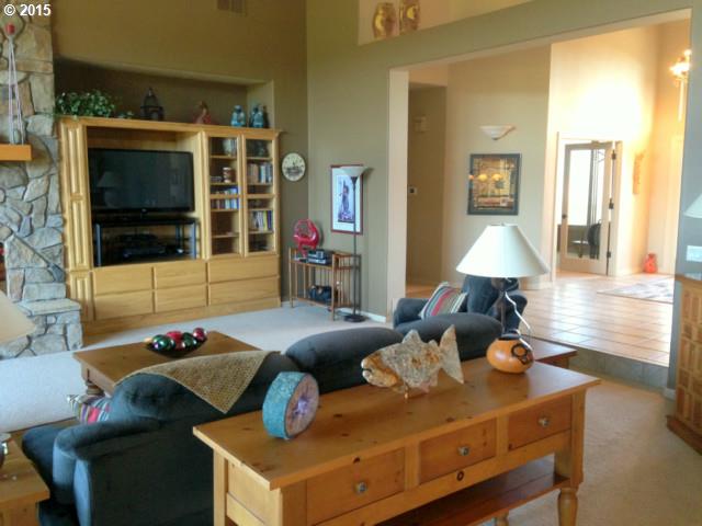 20010 Southwest Seiffert Road Sherwood, OR 97140 - Photo 5 of 16 Gallery Image 5