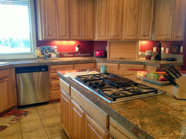 20010 Southwest Seiffert Road Sherwood, OR 97140 - Photo 7 of 16 Gallery Image 7