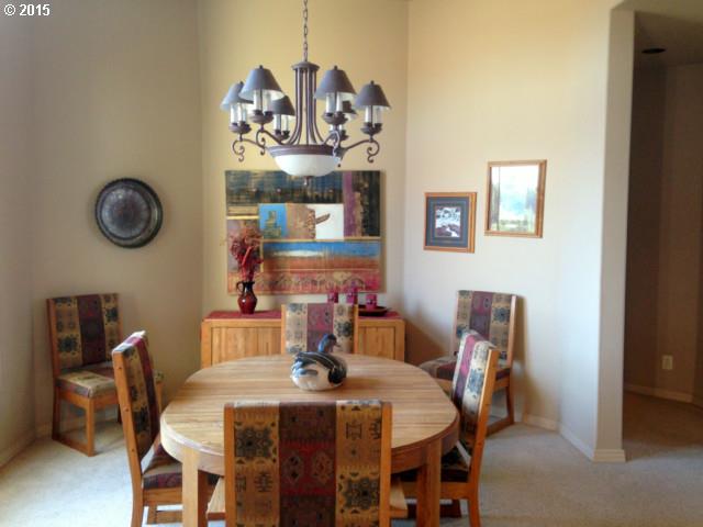 20010 Southwest Seiffert Road Sherwood, OR 97140 - Photo 9 of 16 Gallery Image 9