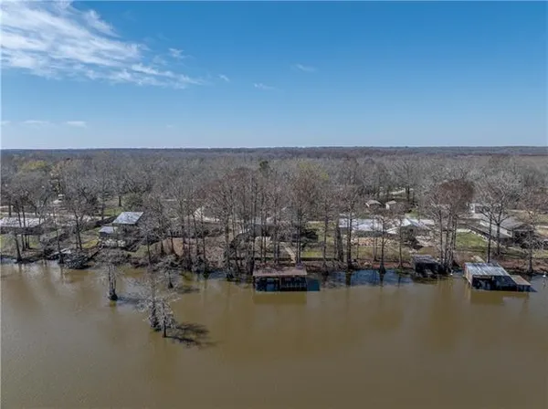 $289,000 | 164 Chuck Davis Lane, Marksville, LA 71351