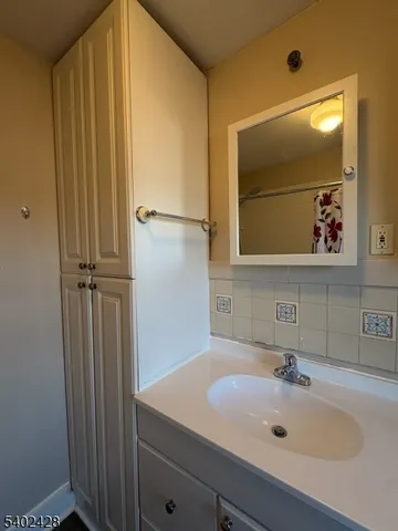 $1,350 | 9 Moran Street, Unit 4, Newton, NJ 07860