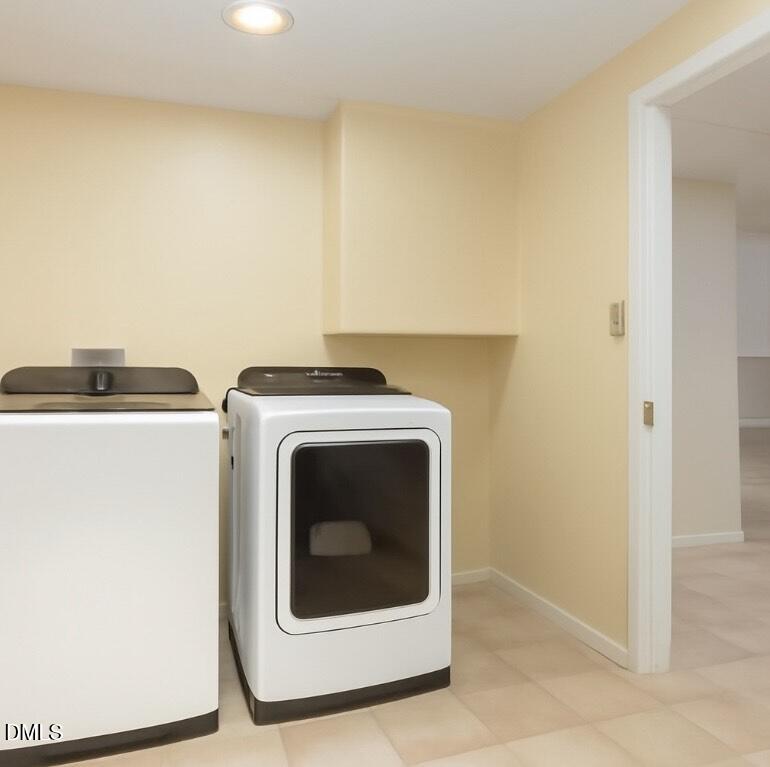 376-t K T K Allen Road Louisburg, NC 27549 - Photo 37 of 39 a utility room with dryer and washer