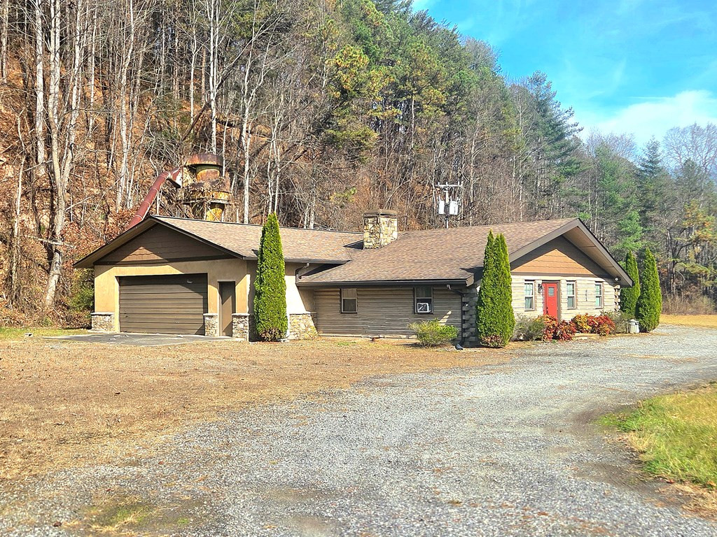 6785 Airport Road Andrews, NC 28901 - Photo 3 of 37