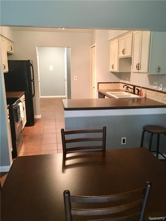 1687 Riverside Drive, Unit U14 Rochester Hills, MI 48309 - Photo 13 of 50
