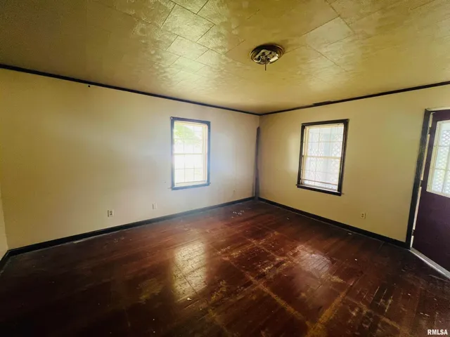 $39,500 | 2417 1st Street, Eldorado, IL 62930