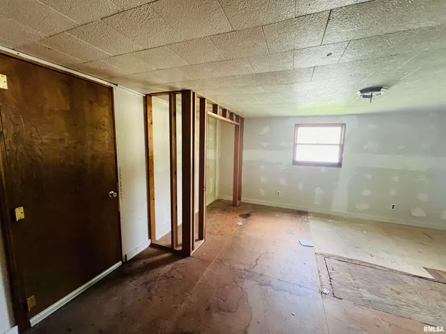 $39,500 | 2417 1st Street, Eldorado, IL 62930