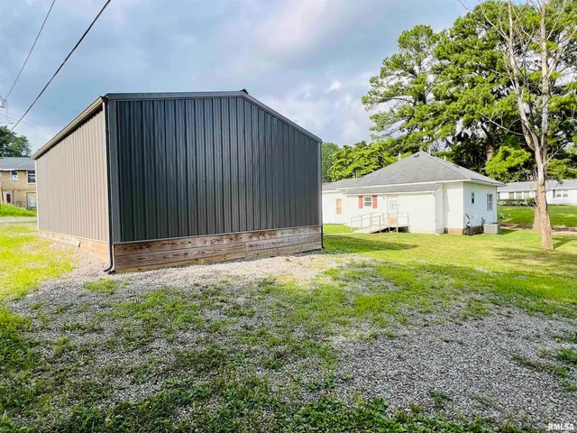 $39,500 | 2417 1st Street, Eldorado, IL 62930