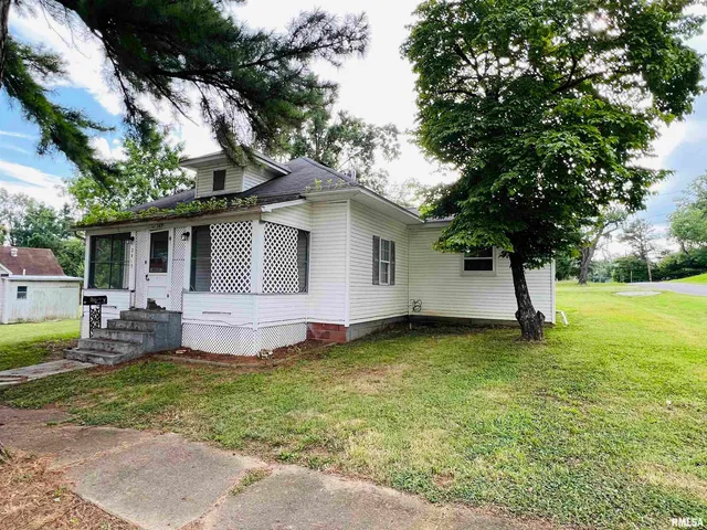 $39,500 | 2417 1st Street, Eldorado, IL 62930