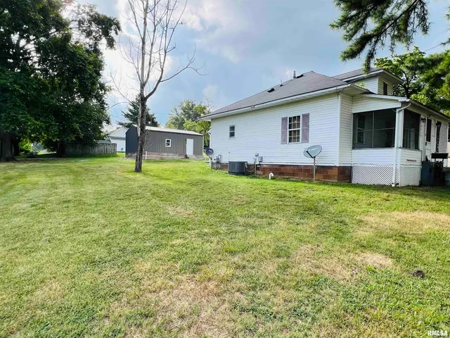 $39,500 | 2417 1st Street, Eldorado, IL 62930