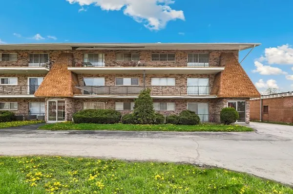 $100,000 | 15335 Doctor Martin Luther King Junior Drive, Unit 21, Dolton, IL 60419