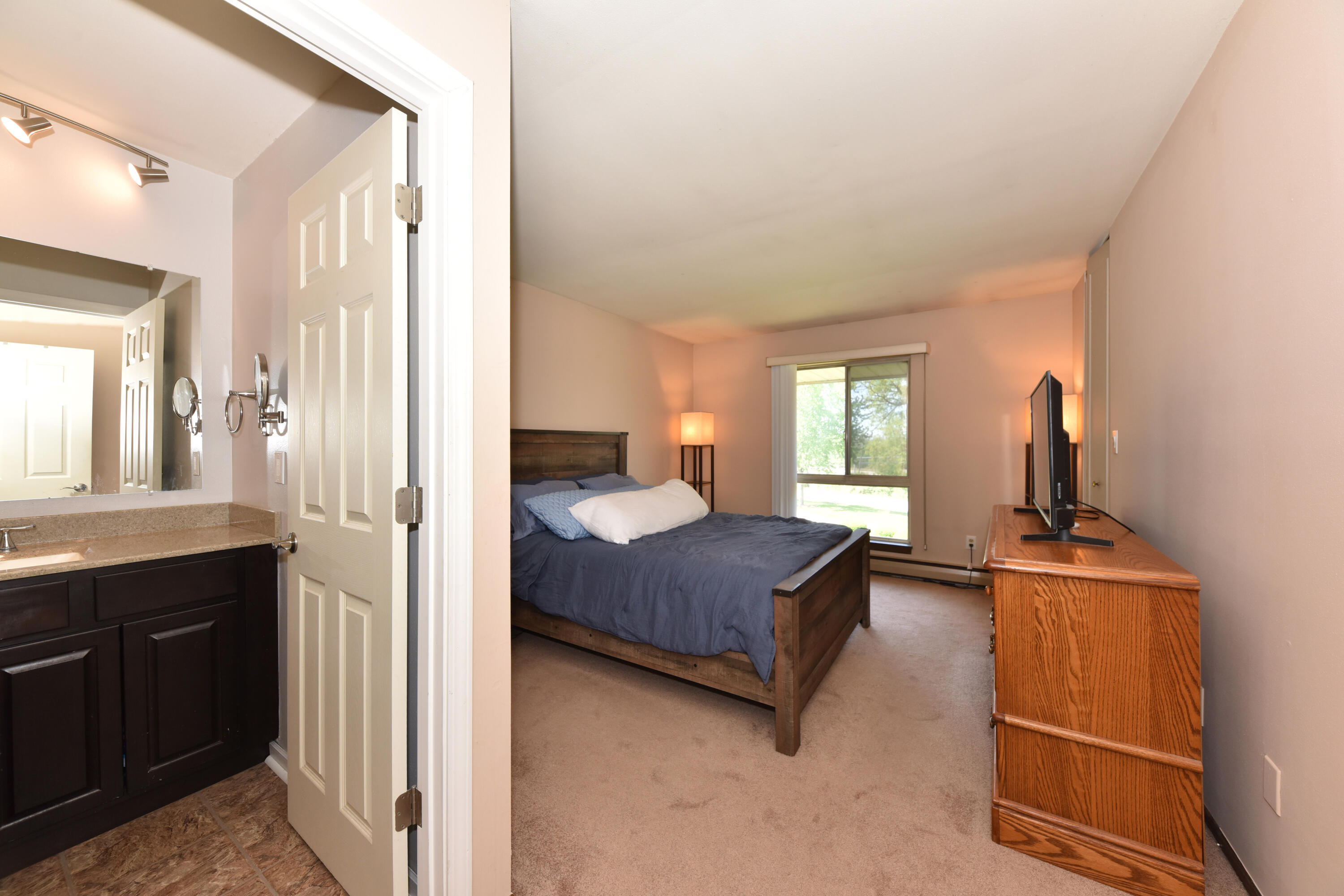 11907 West Appleton Avenue, Unit 20 Milwaukee, WI 53225 - Photo 17 of 44 Hall Bath
