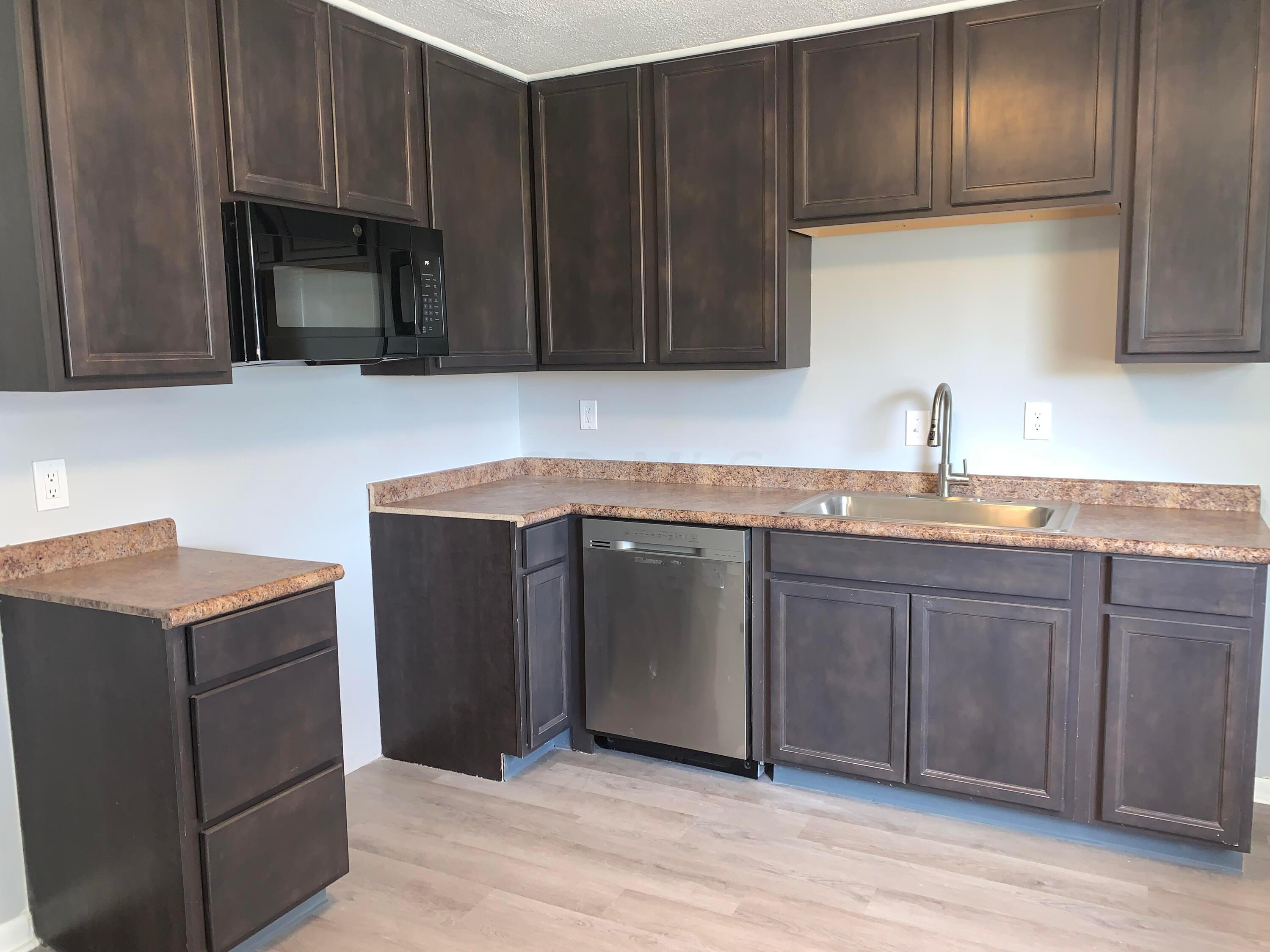 925 Hilock Road Columbus, OH 43207 - Photo 7 of 18 E8361166-279F-4BBC-8037-DC645C71B0FB