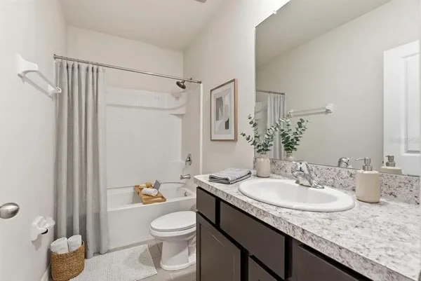 $1,950 | 424 Newmont Circle, Ruskin, FL 33570