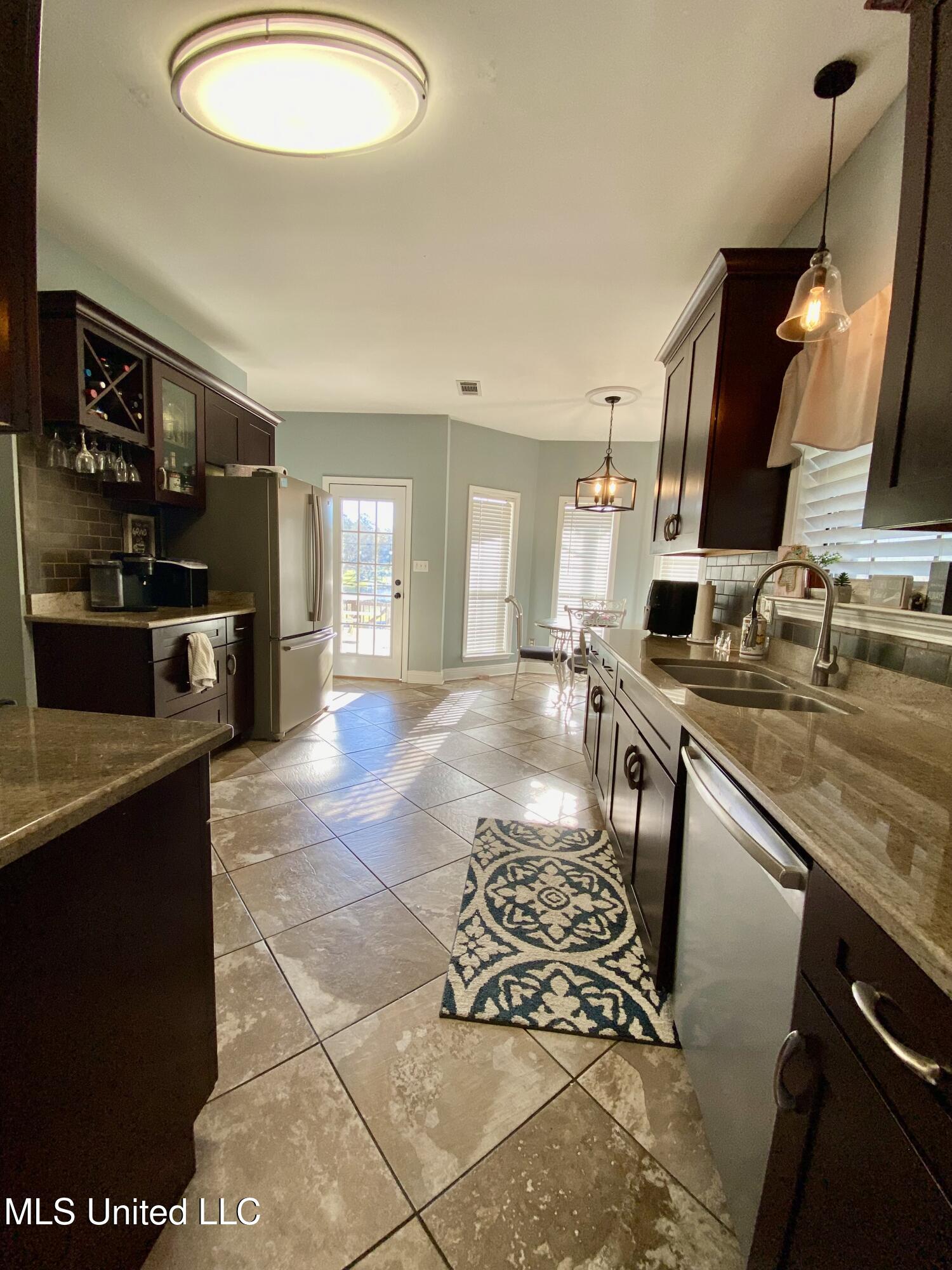 31 Cove Lake Road Carriere, MS 39426 - Photo 19 of 51 18 Kitchen, IMG_2598
