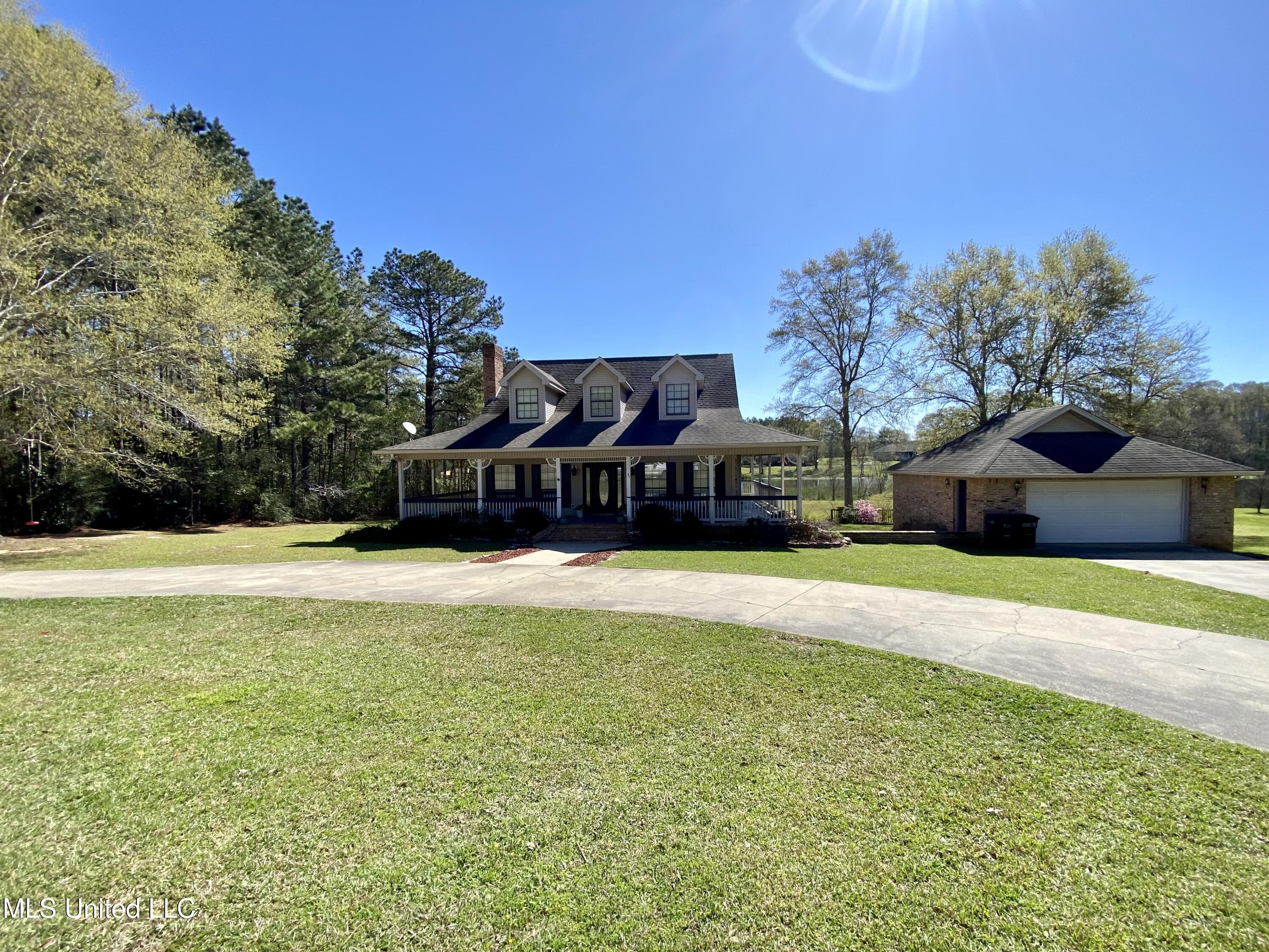 31 Cove Lake Road Carriere, MS 39426 - Photo 3 of 51 3 Front view, IMG_2627