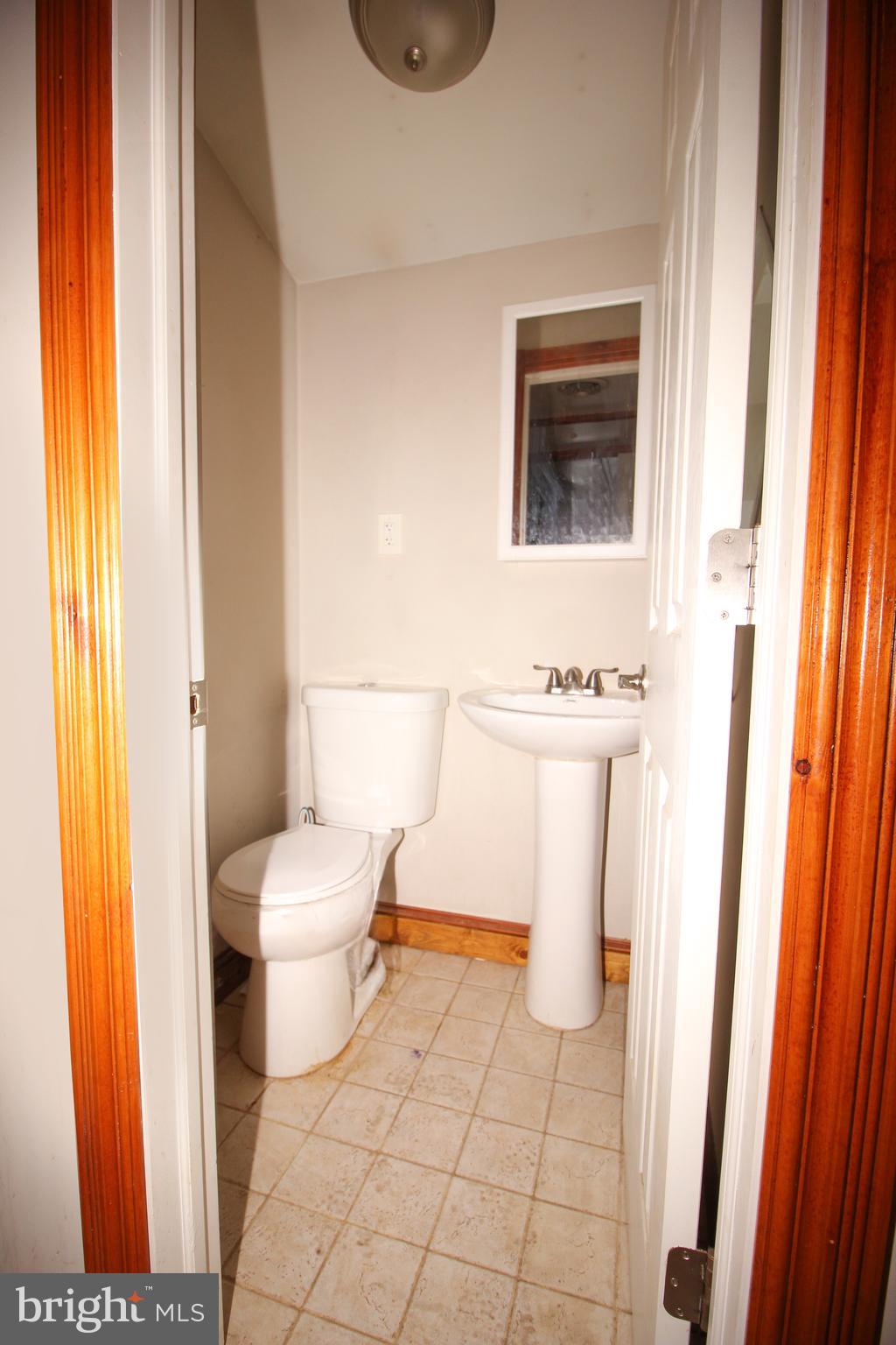 514 Hartford Road Mount Laurel, NJ 08054 - Photo 11 of 22 a bathroom with a toilet and a sink