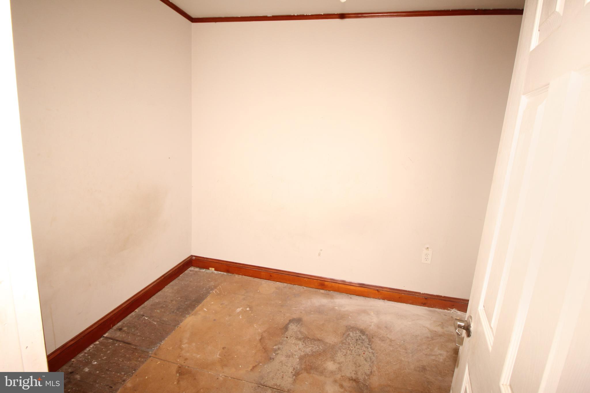 514 Hartford Road Mount Laurel, NJ 08054 - Photo 14 of 22 a view of a small space