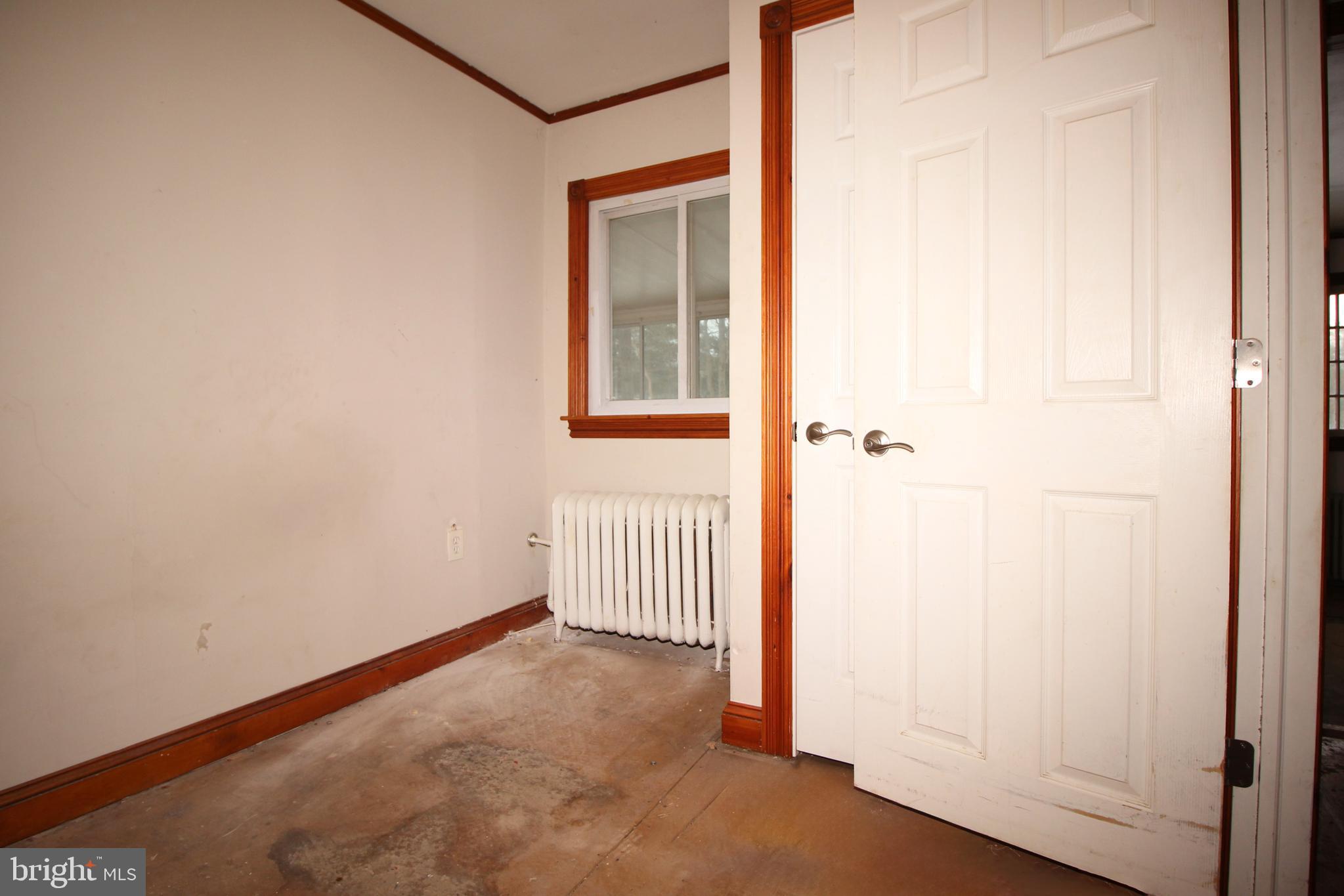 514 Hartford Road Mount Laurel, NJ 08054 - Photo 15 of 22 an empty room with a window