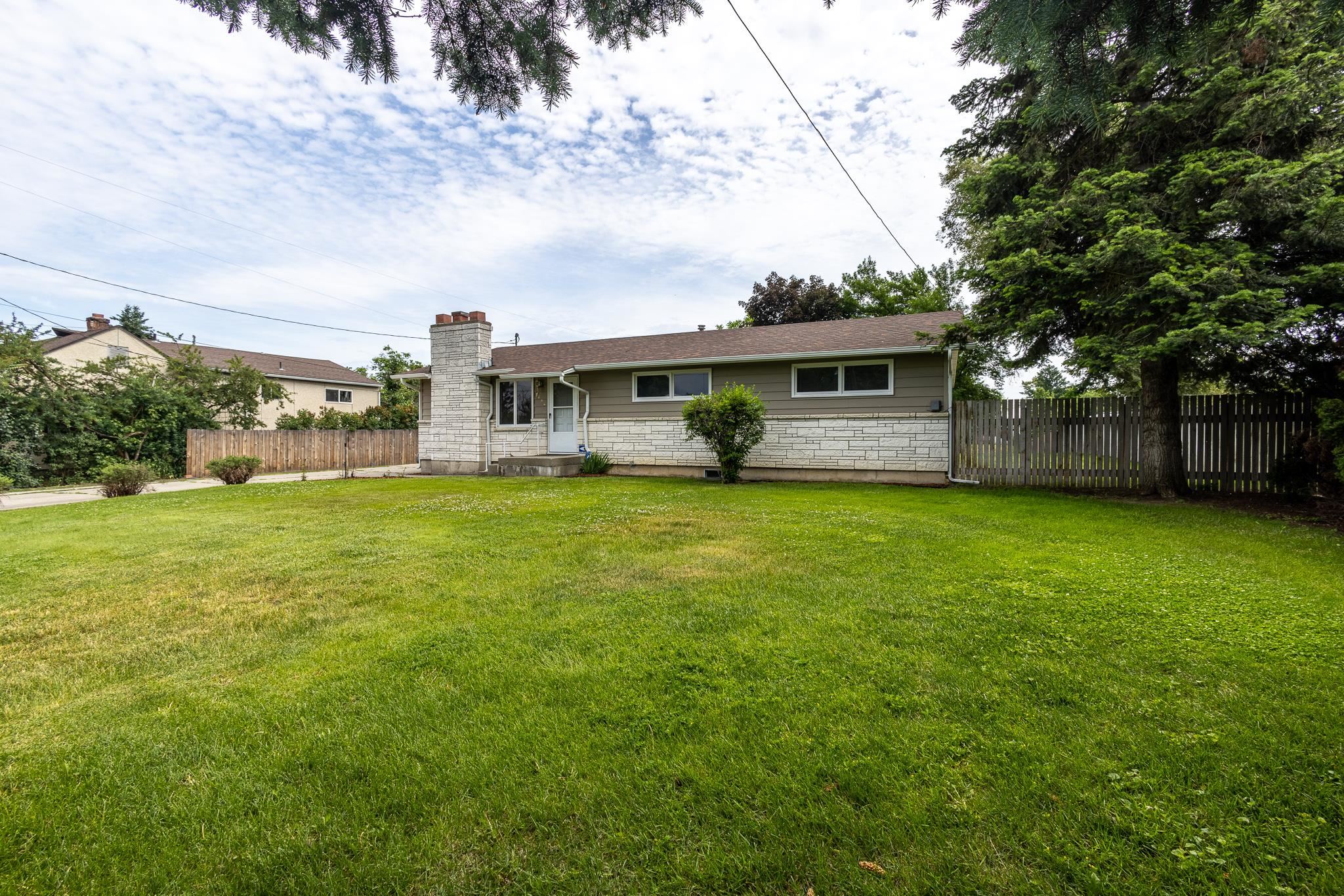 7424 North Regal Street Spokane, WA 99217 - Photo 2 of 31