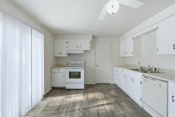 $199,900 | 2624 Garden Park Drive, Fort Wayne, IN 46825