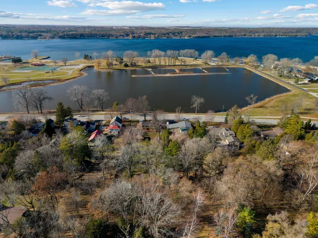 $539,500 | 1038 North 3rd Avenue, Sturgeon Bay, WI 54235