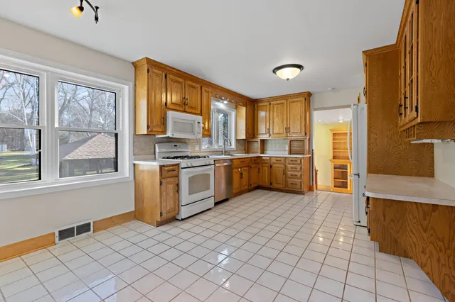 $539,500 | 1038 North 3rd Avenue, Sturgeon Bay, WI 54235