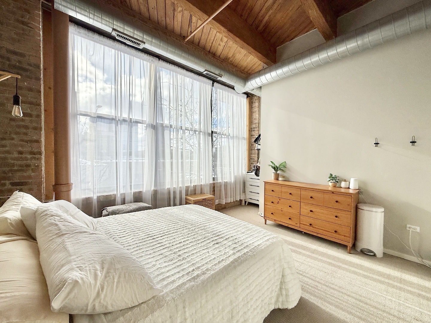 1040 West Adams Street, Unit 239 Chicago, IL 60607 - Photo 3 of 12