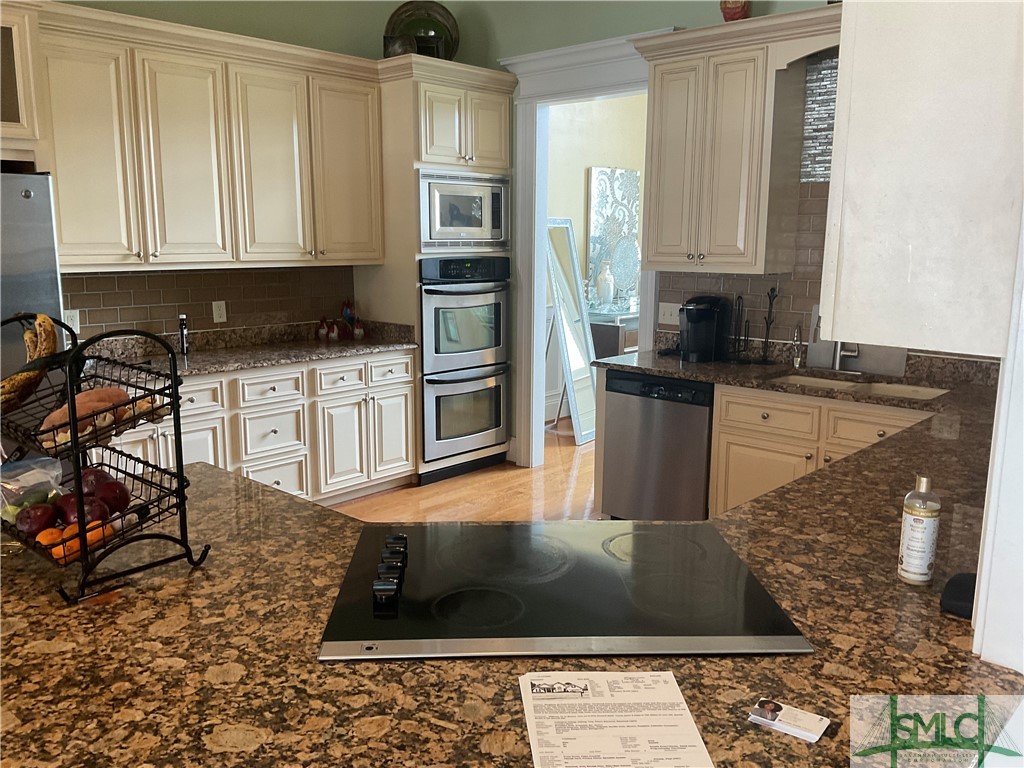 214 Market Street Rincon, GA 31326 - Photo 9 of 25 Kitchen