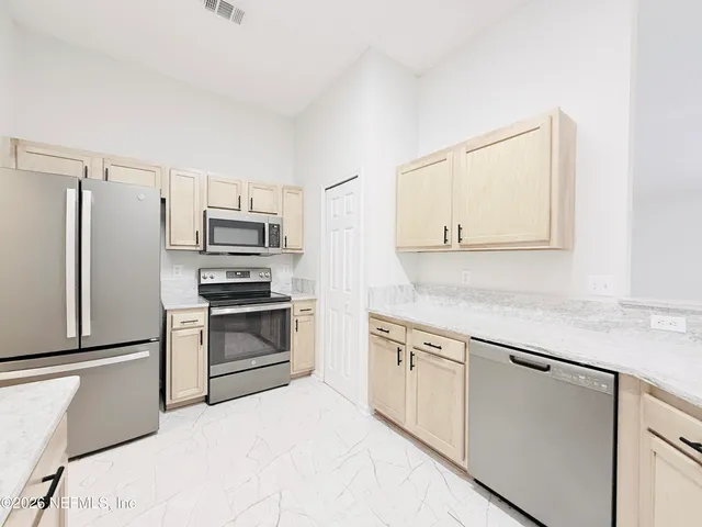 $1,800 | 8713 Star Leaf Road North, Jacksonville, FL 32210