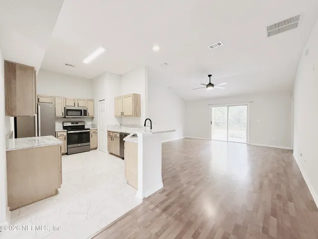 $1,800 | 8713 Star Leaf Road North, Jacksonville, FL 32210