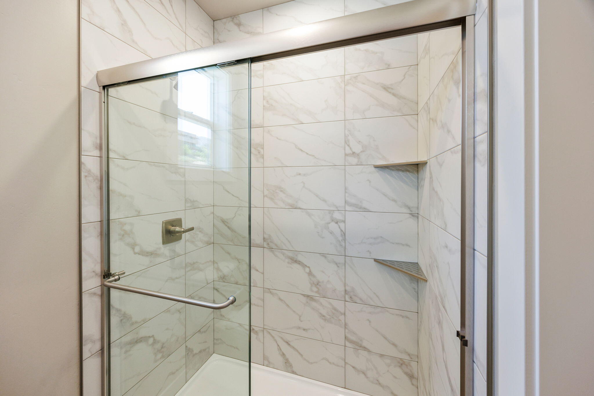 364 Randy Street Ashland, OR 97520 - Photo 28 of 46 Primary Bathroom