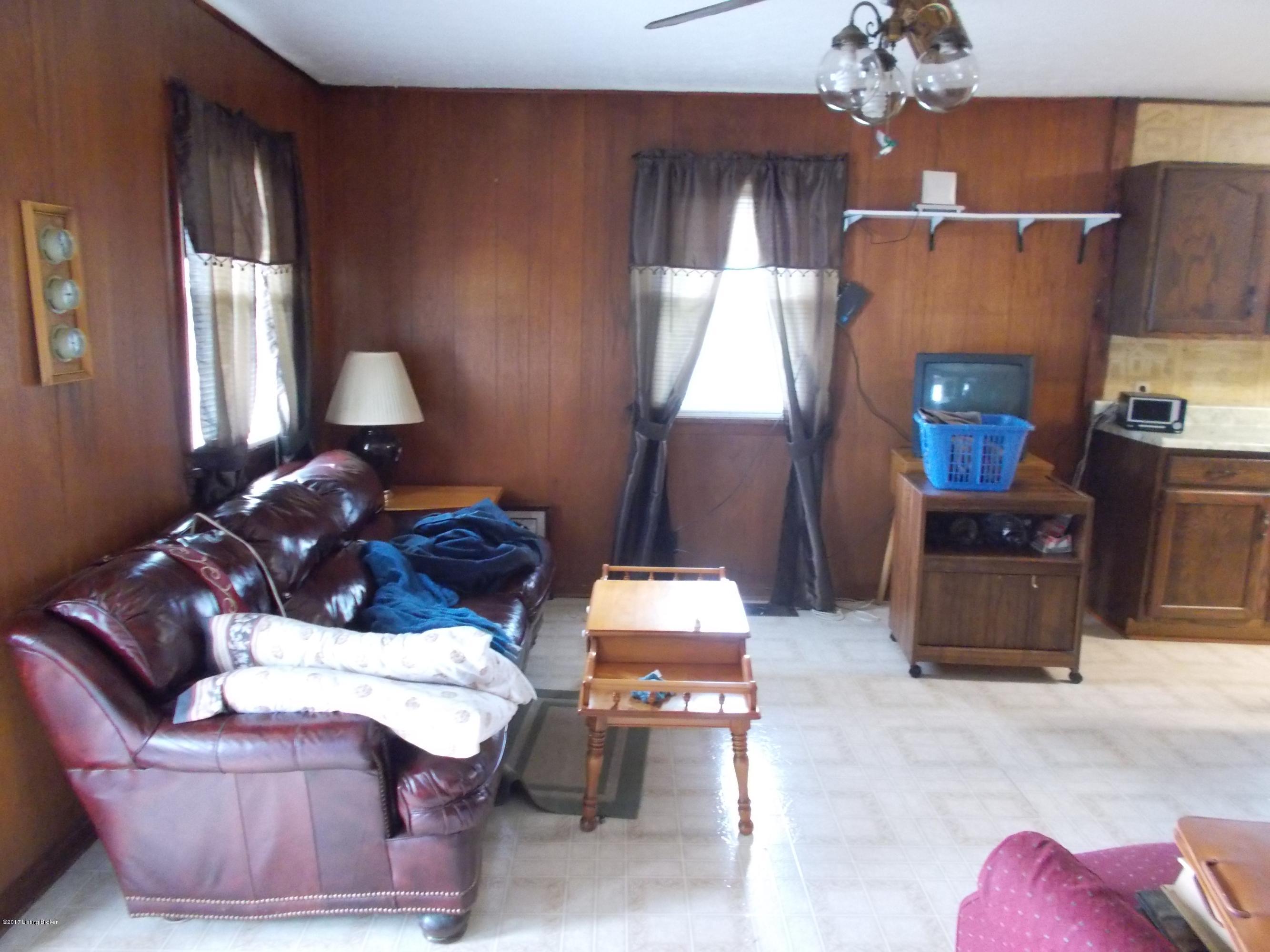 570 Jackson Road New Castle, KY 40050 - Photo 12 of 40 Living room