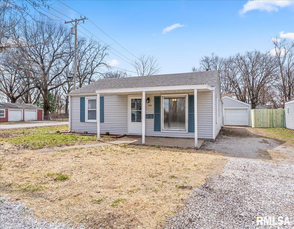 2941 Hoover Avenue Springfield, IL 62703 - Photo 1 of 32