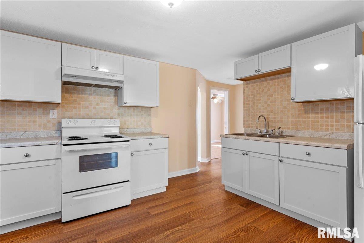 2941 Hoover Avenue Springfield, IL 62703 - Photo 11 of 32