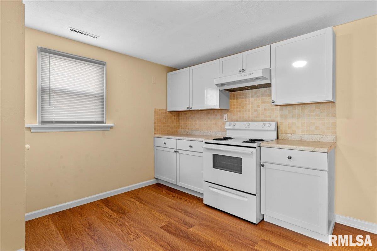 2941 Hoover Avenue Springfield, IL 62703 - Photo 12 of 32