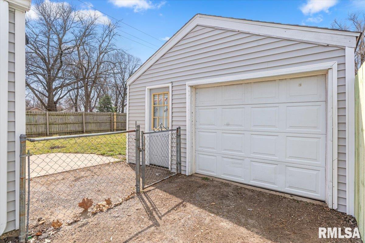 2941 Hoover Avenue Springfield, IL 62703 - Photo 28 of 32