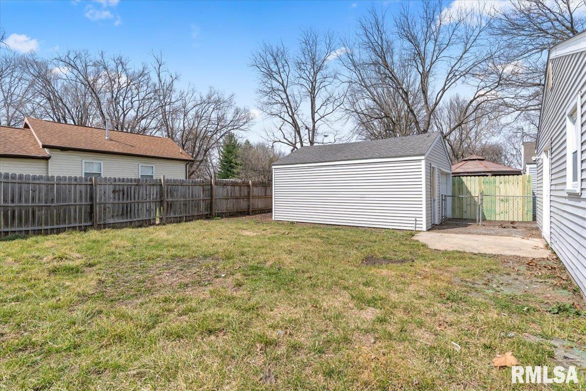 2941 Hoover Avenue Springfield, IL 62703 - Photo 29 of 32