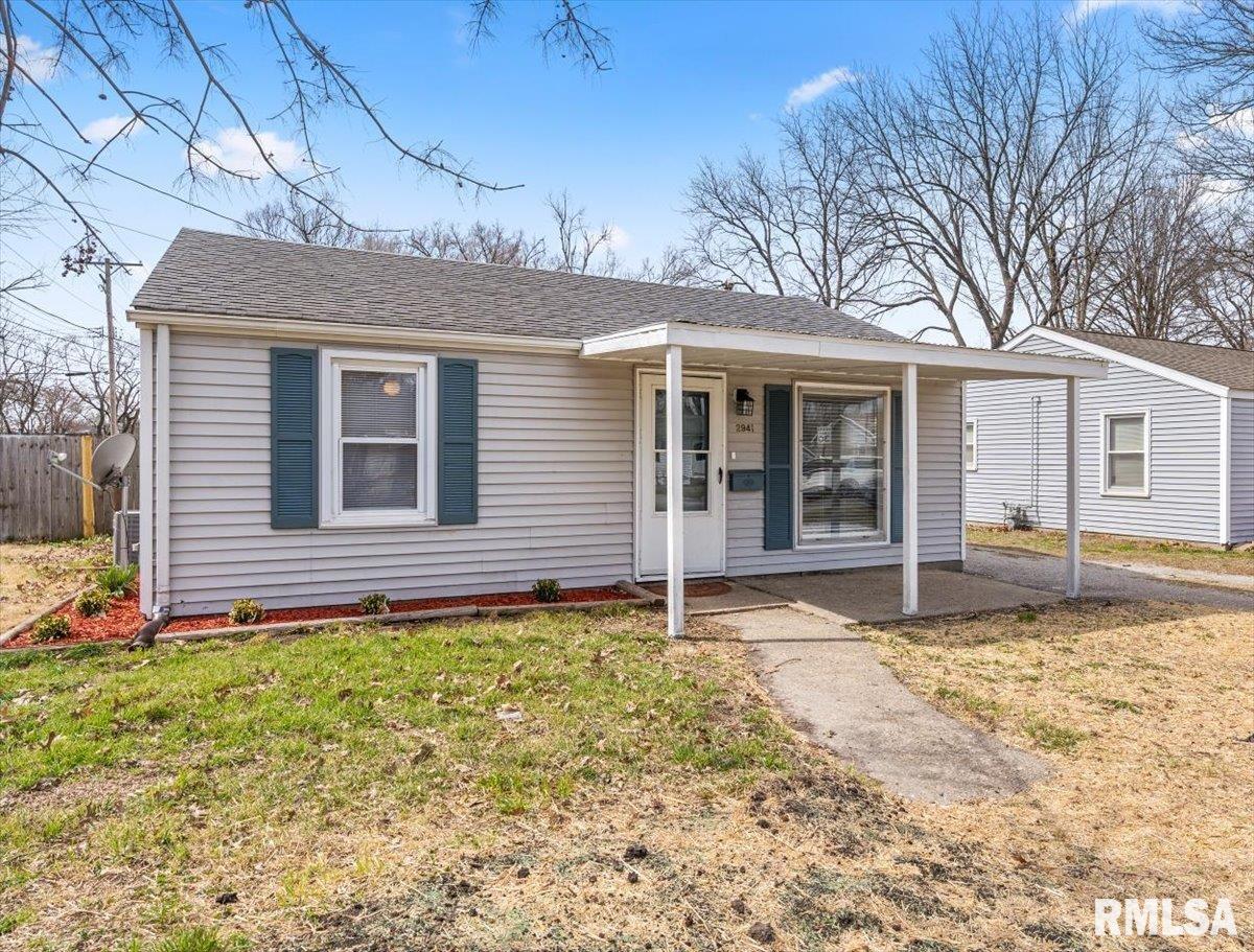 2941 Hoover Avenue Springfield, IL 62703 - Photo 3 of 32