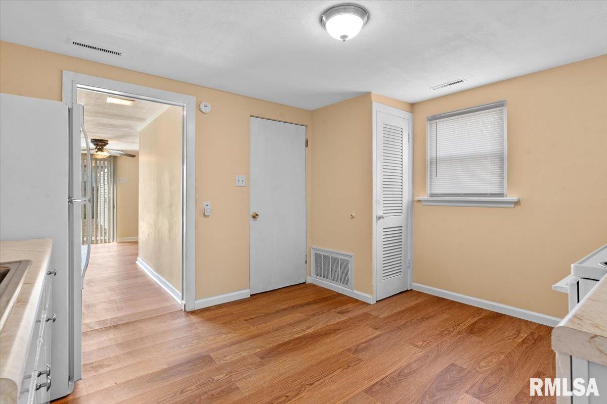 2941 Hoover Avenue Springfield, IL 62703 - Photo 9 of 32