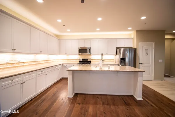$459,000 | 3363 Leopard Court, Rosamond, CA 93560