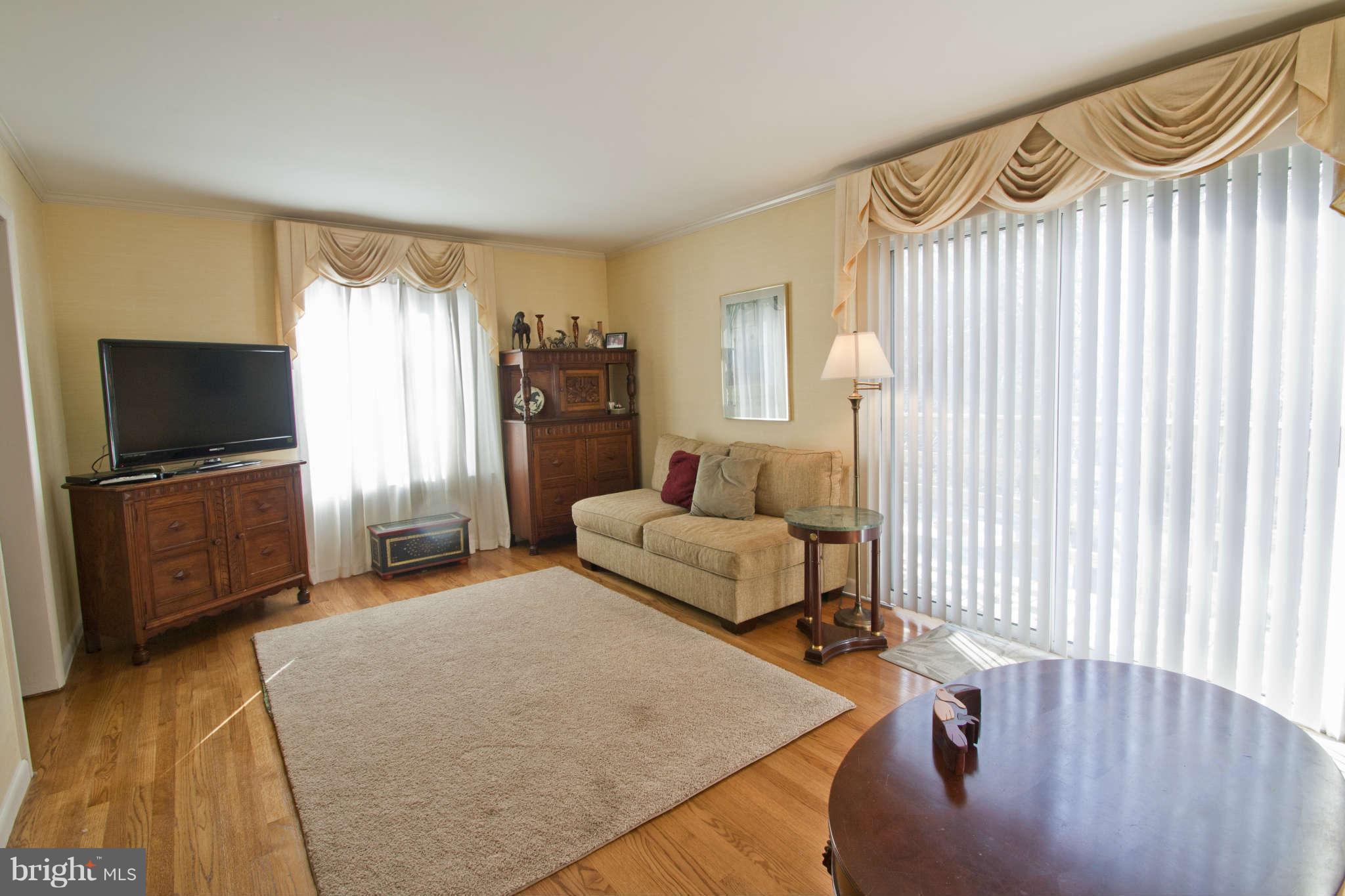 443 Colonial Ridge Lane Arnold, MD 21012 - Photo 17 of 26 Living Room