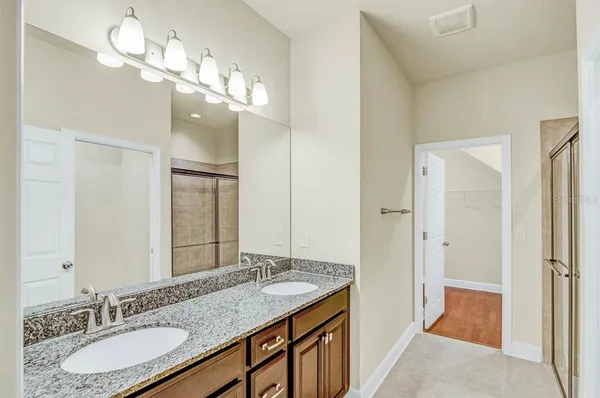 $2,450 | 5816 Village Center Drive, Lithia, FL 33547