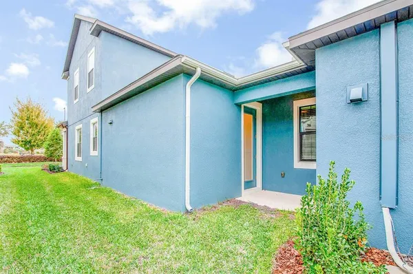 $2,450 | 5816 Village Center Drive, Lithia, FL 33547