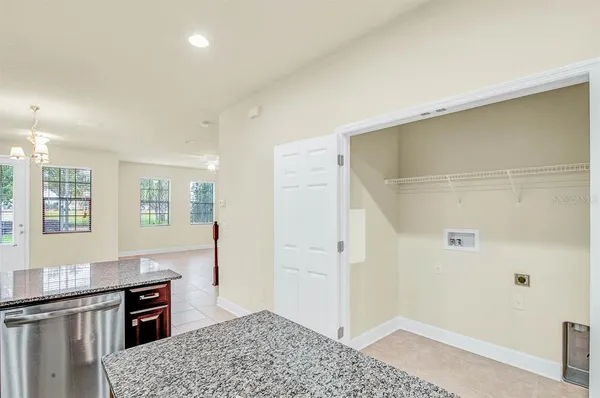 $2,450 | 5816 Village Center Drive, Lithia, FL 33547