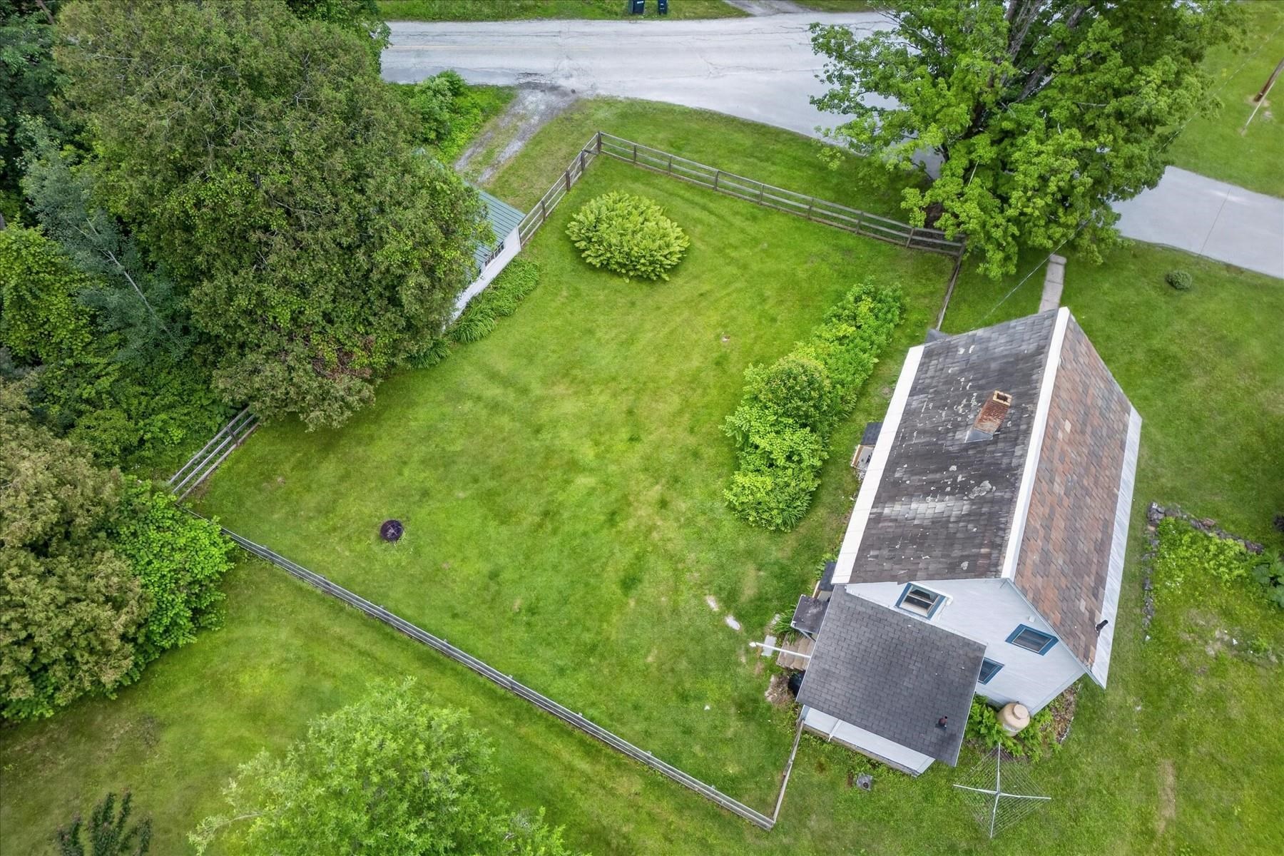 2 Charles Street Proctor, VT 05765 - Photo 3 of 39