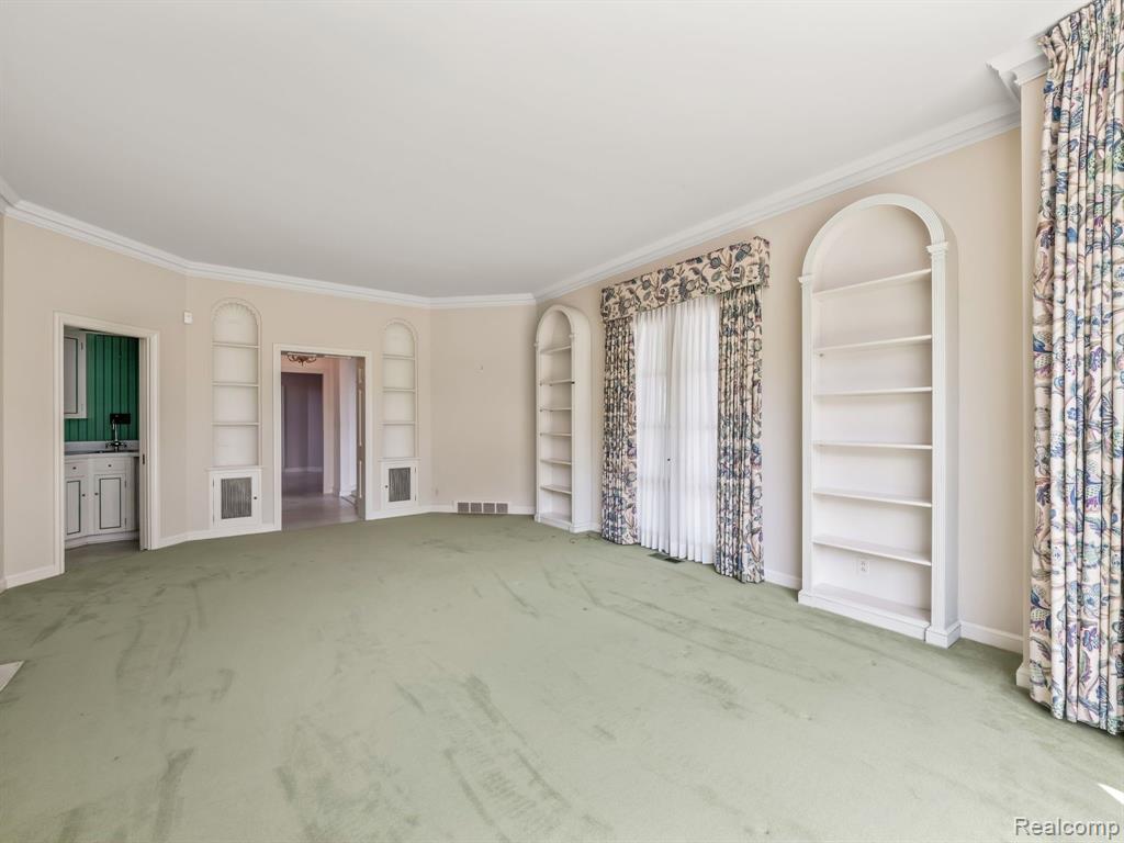 475 Lake Shore Road Grosse Pointe Farms, MI 48236 - Photo 9 of 44