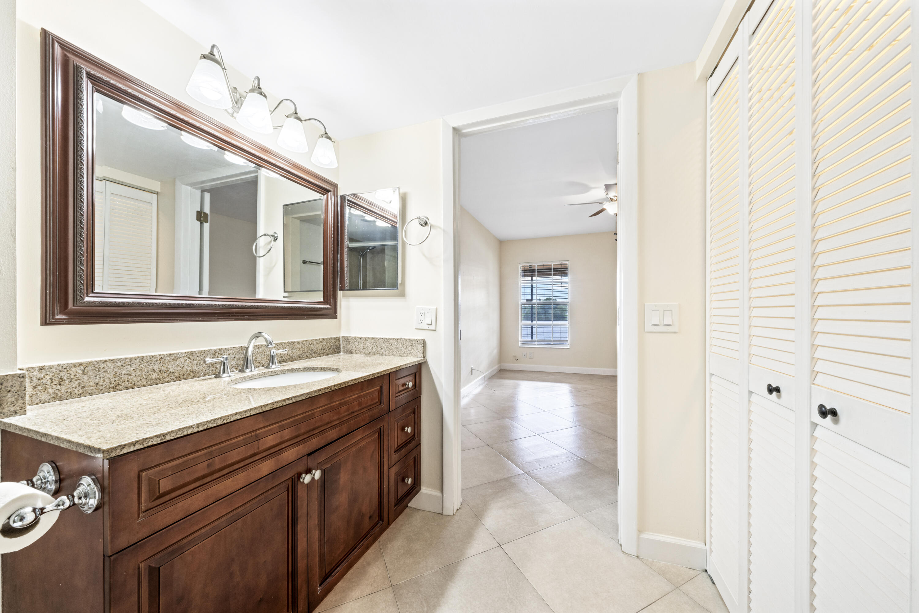 9244 Flynn Circle, Unit 3 Boca Raton, FL 33496 - Photo 18 of 34 Stills-18