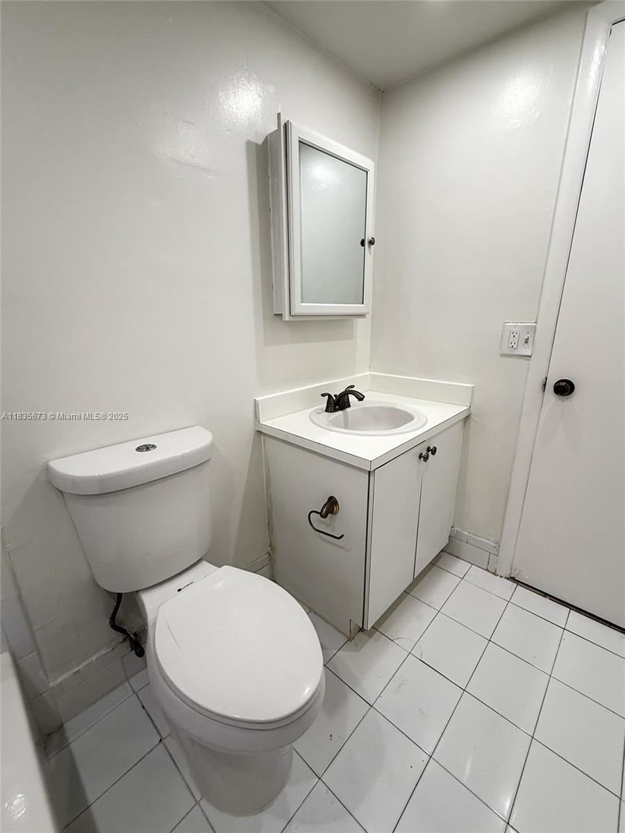 8650 Southwest 109th Avenue, Unit 3112 Miami, FL 33173 - Photo 14 of 38 Bathroom No 1 View