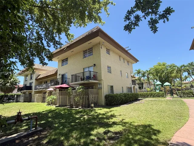 $339,900 | 8650 Southwest 109th Avenue, Unit 3112, Miami, FL 33173