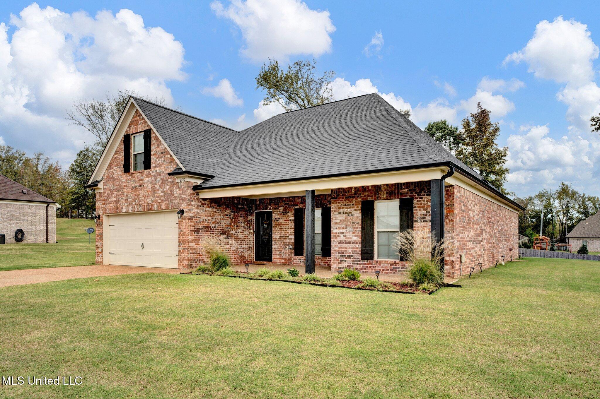 2512 Washington Woods Road Southaven, MS 38672 - Photo 2 of 30 3-web-or-mls-EC205191